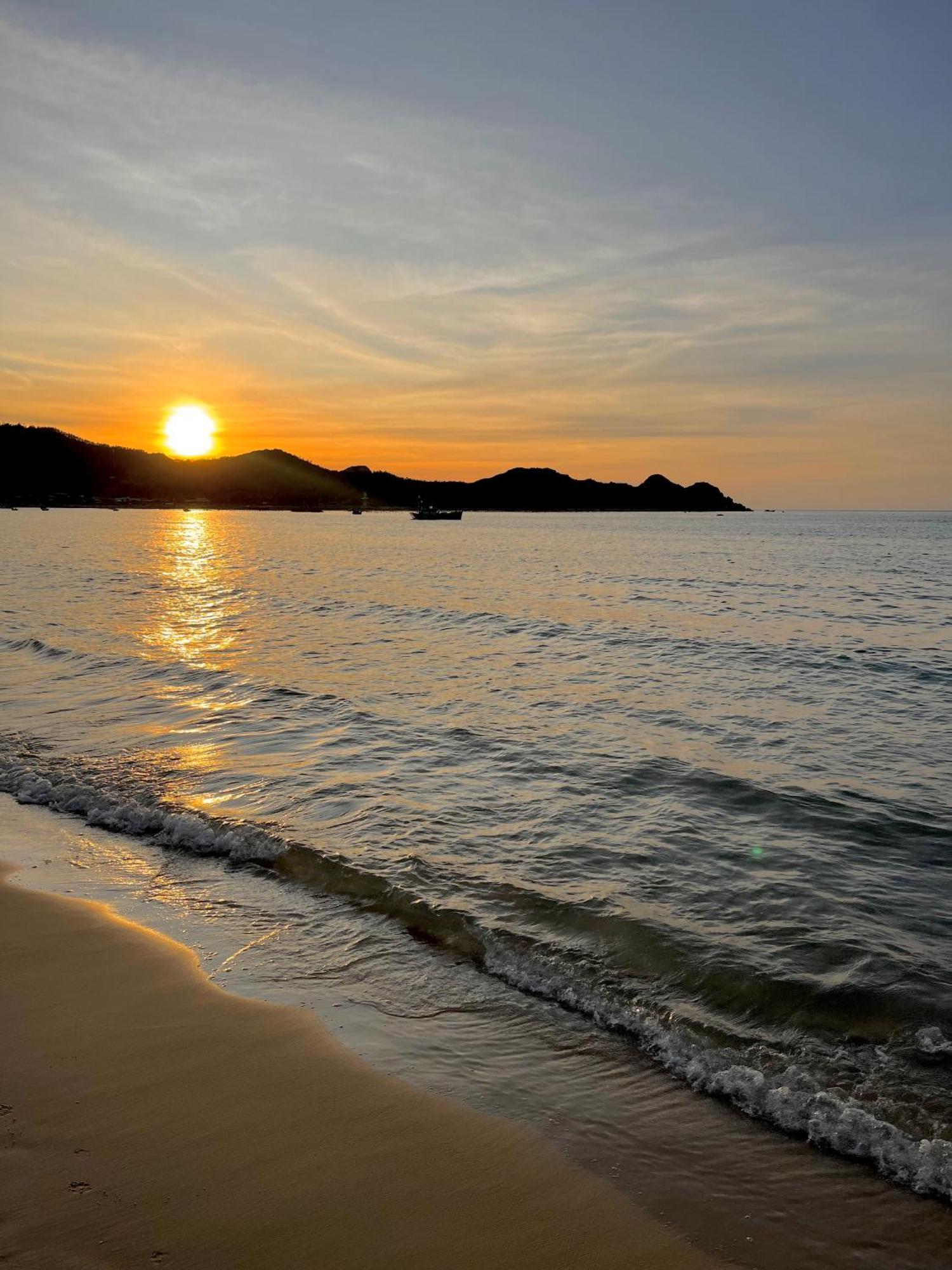 Robinson Beach Bungalow Vinh Hoa Eksteriør bilde